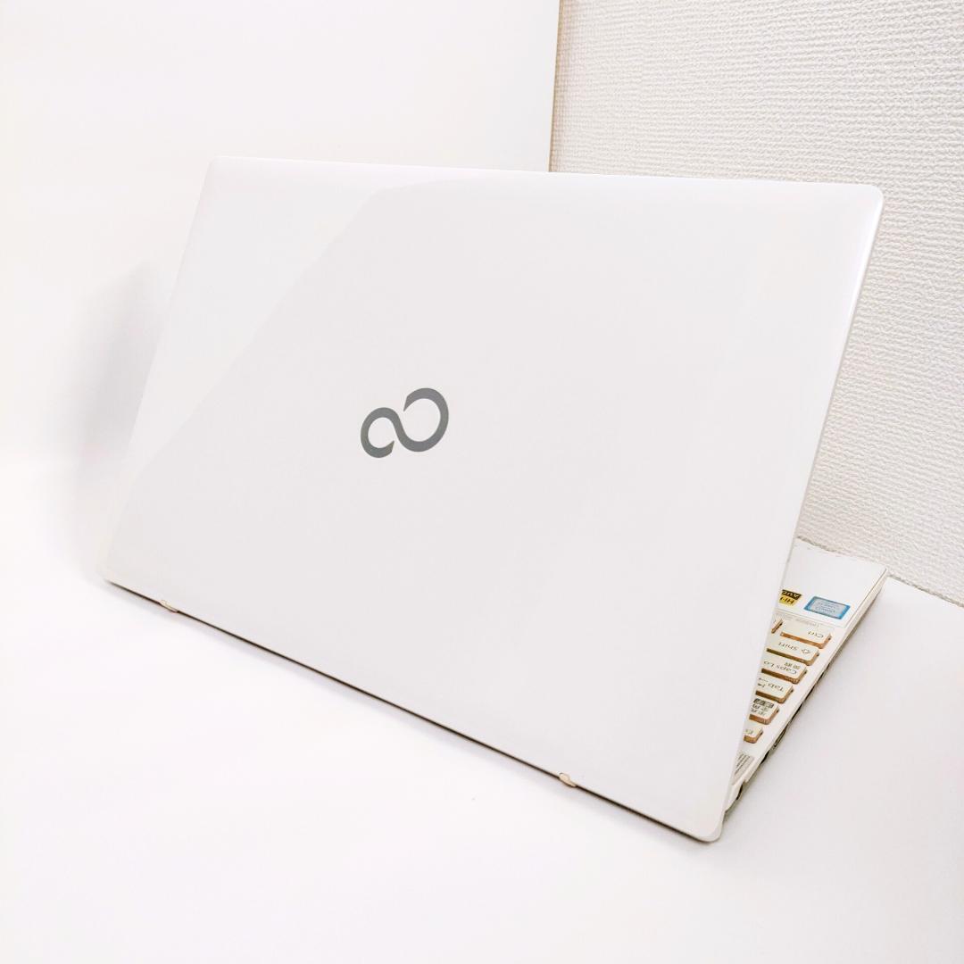 第8世代i7✨️Windows11 SSD 富士通 カメラ付き白ノートパソコン