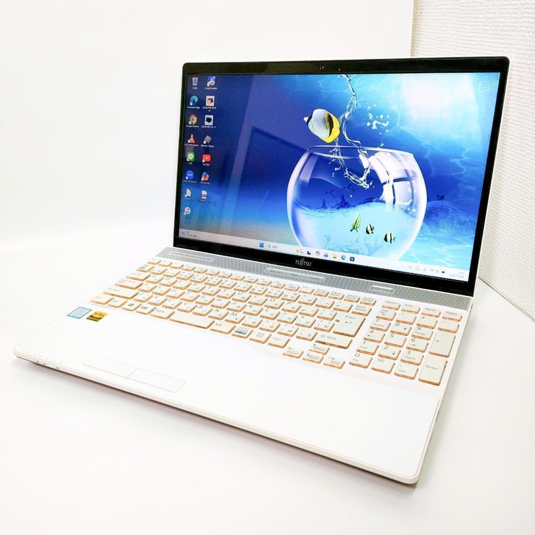 第8世代i7✨️Windows11 SSD 富士通 カメラ付き白ノートパソコン