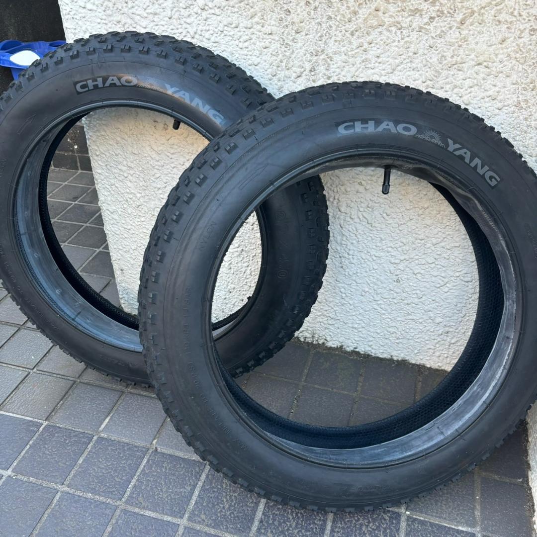 ファットタイヤ CHAOYANG 20×4.0 チューブ付き 程度良好山アリ