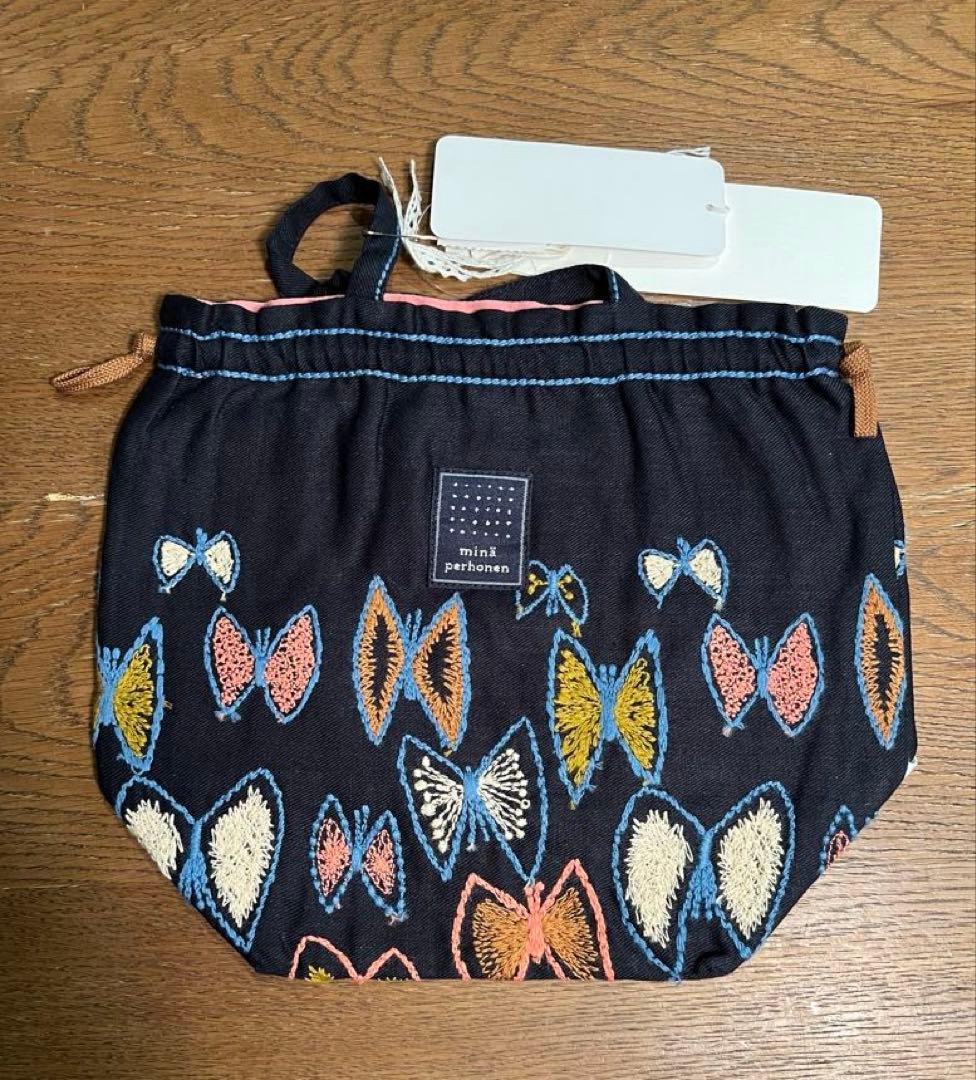 mina perhonen sky flower 巾着　ネイビーブルー