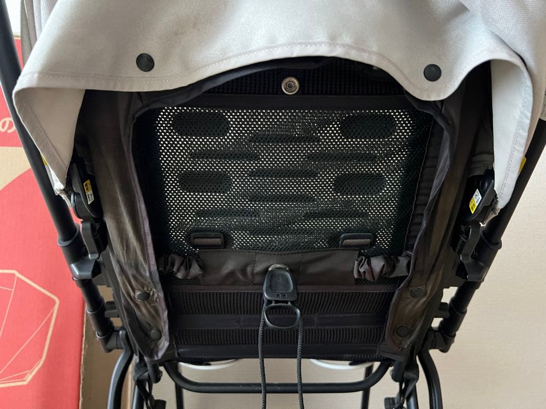 アップリカ　ラクーナクッションフリープラス 2023年製　ベージュ