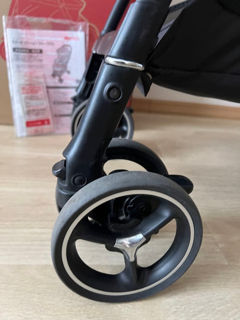 アップリカ　ラクーナクッションフリープラス 2023年製　ベージュ