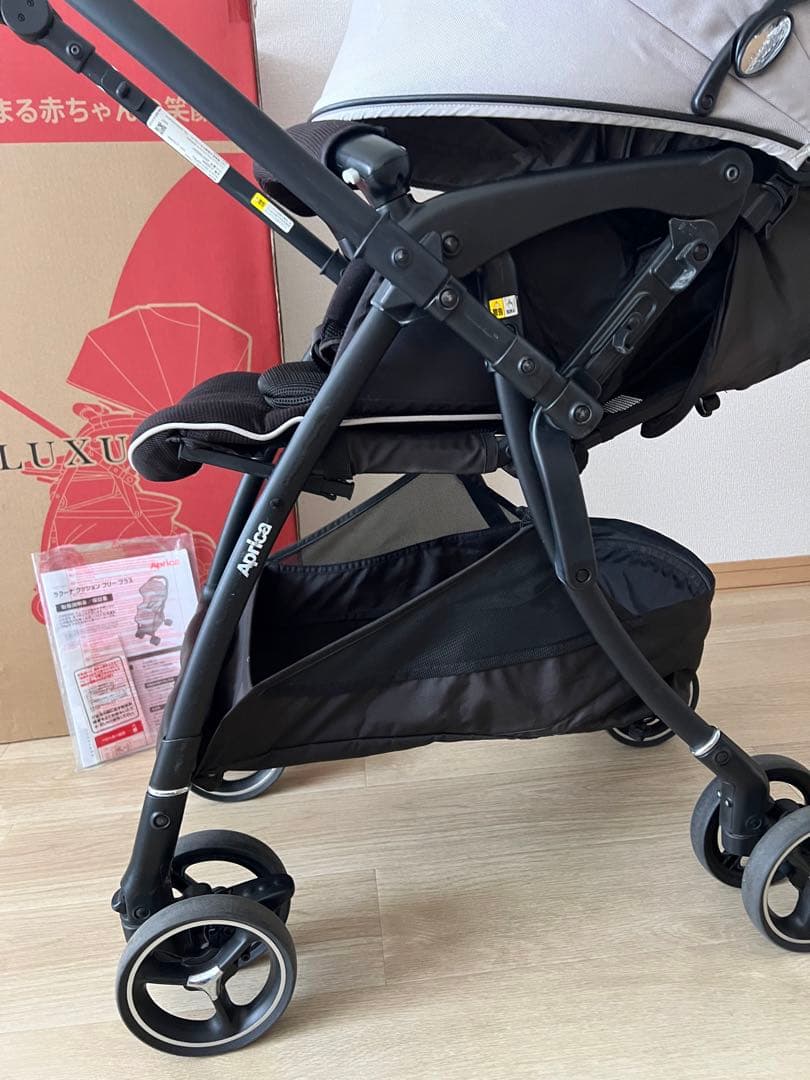 アップリカ　ラクーナクッションフリープラス 2023年製　ベージュ