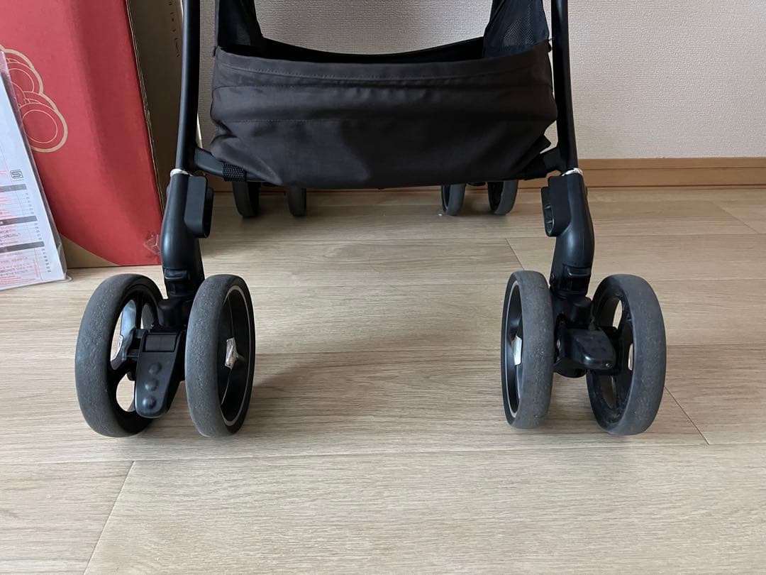 アップリカ　ラクーナクッションフリープラス 2023年製　ベージュ