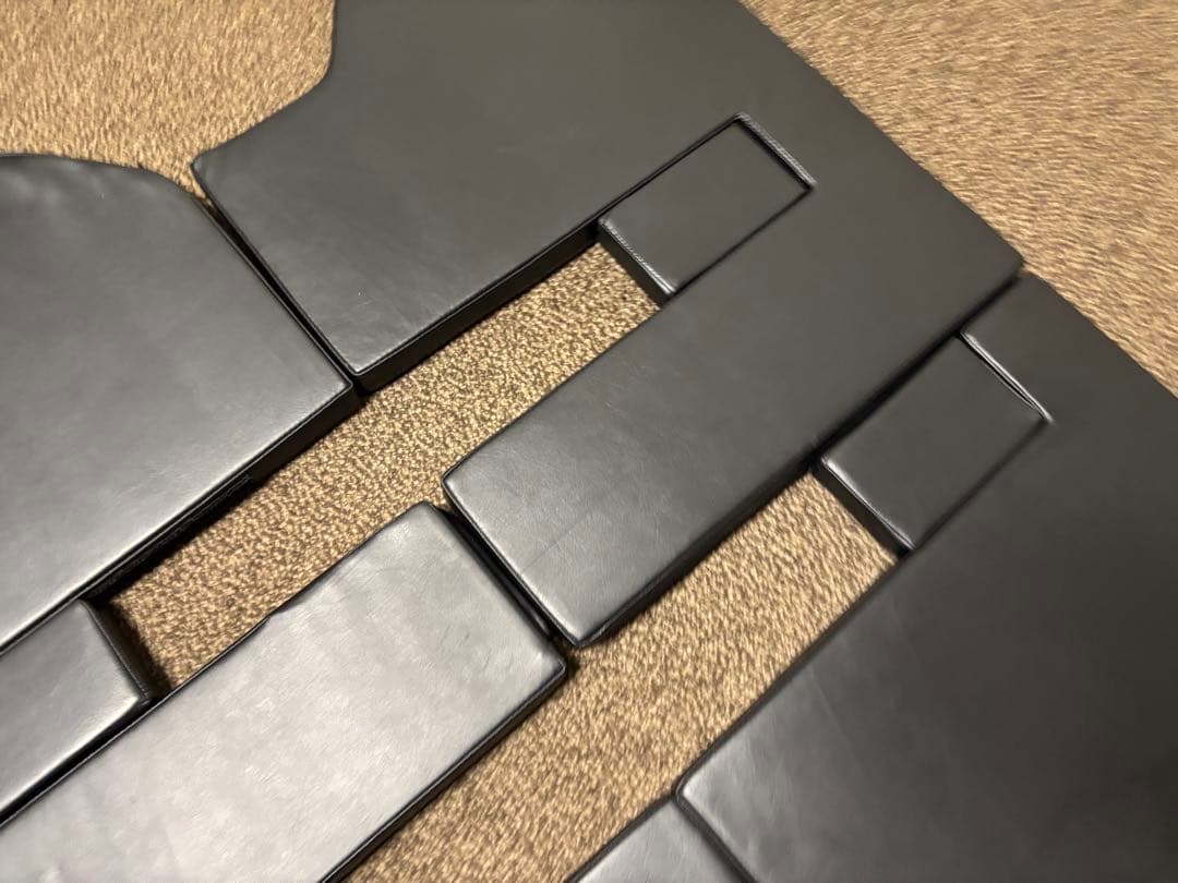 ★お洒落★アルファード30 レヴォルヴァ　ラゲッジフラットマット　車中泊キャンプ