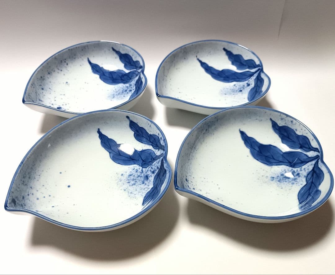 【未使用品】源右衛門窯 染付吹墨桃形 取鉢 4客組