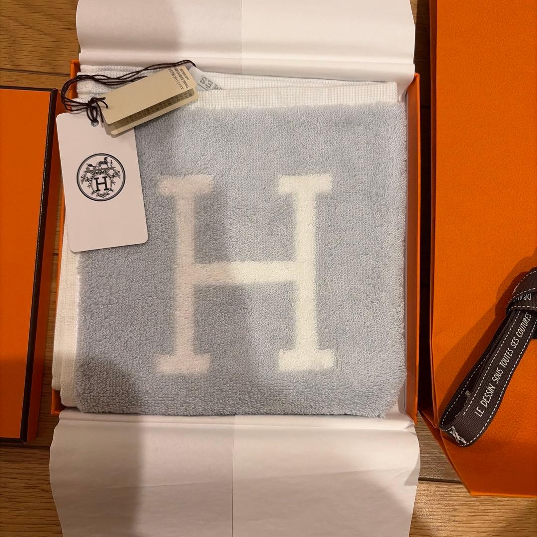 HERMES ライトブルー タオルハンカチ