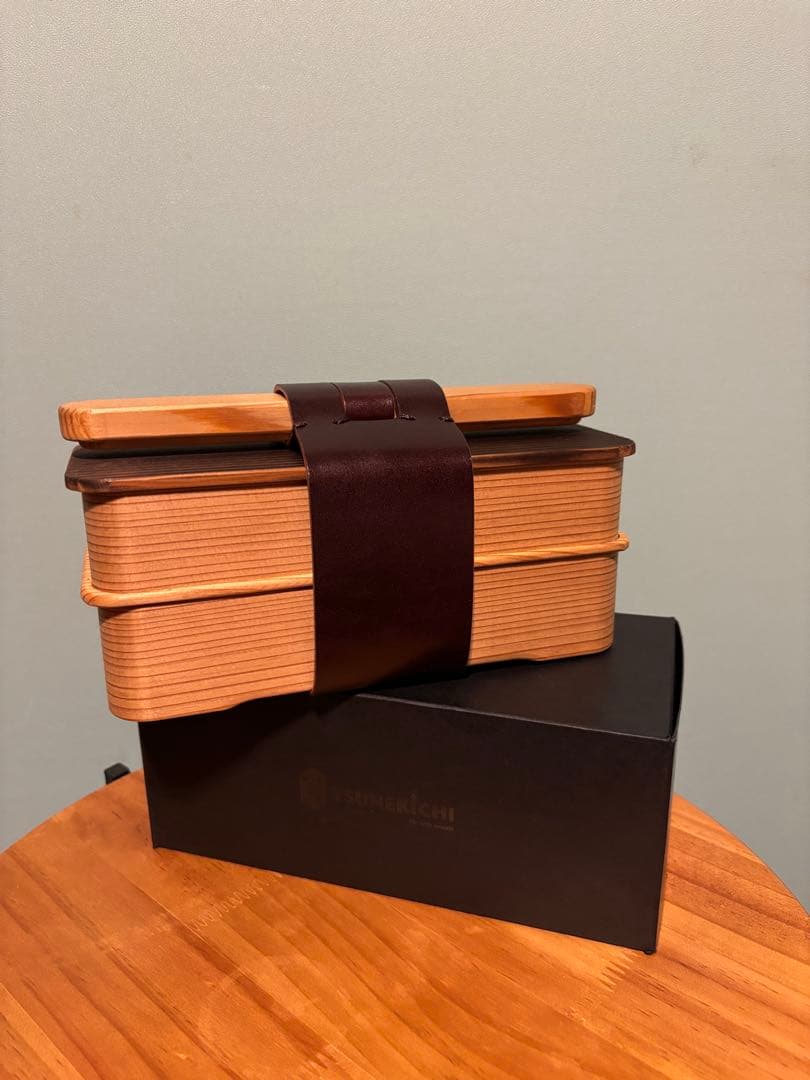 細長二段お弁当箱（大）革バンド 赤・茶