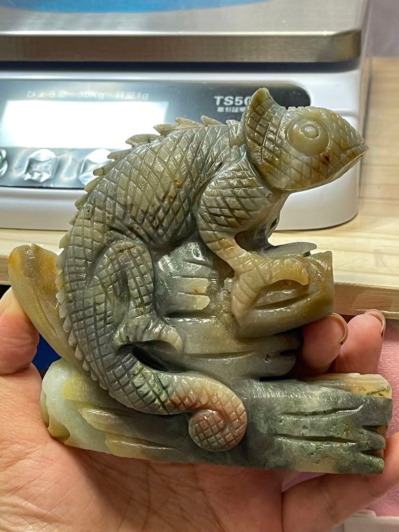 レア^_^ 天然石　アマゾナイト トカゲ　原石　手彫り置物　 大きい