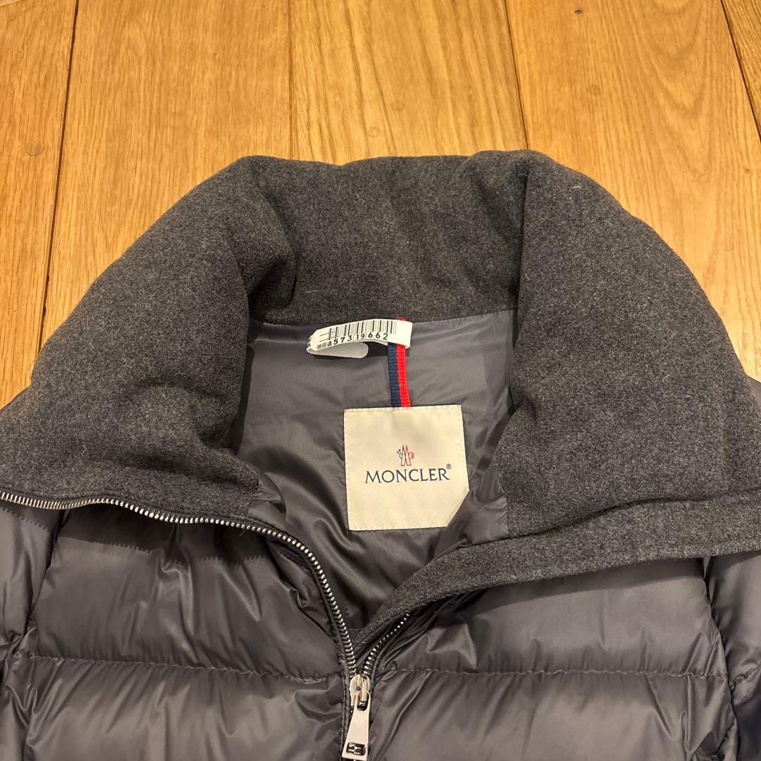 MONCLER グレー ダウンジャケット