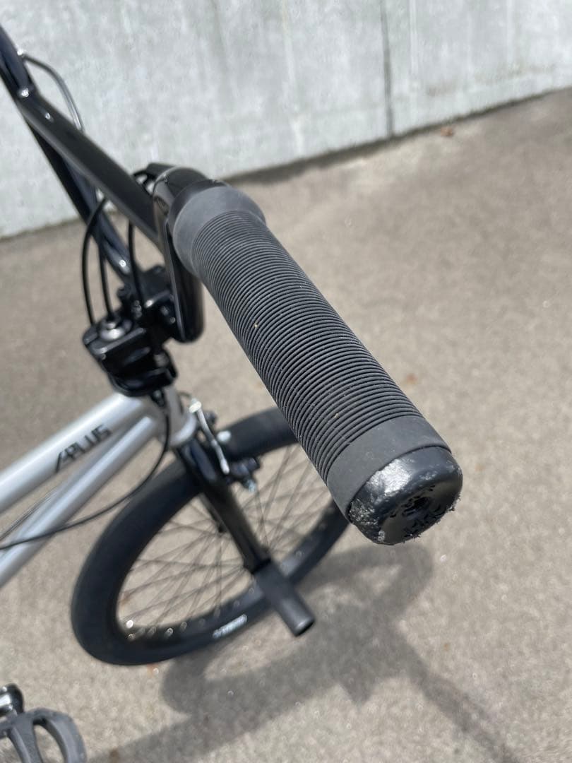 送料込み　ARES BIKES 20インチ BMXバイク