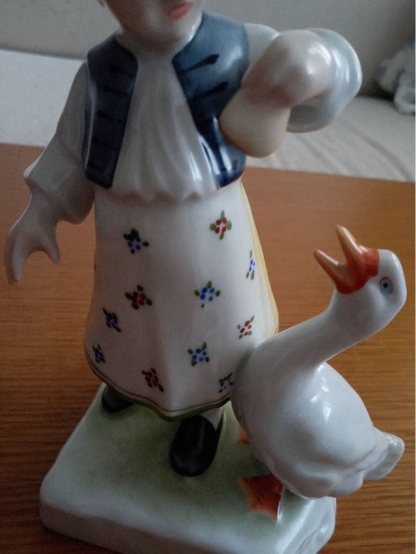 フィギュリン　ヘレンド　置物　人形　HEREND