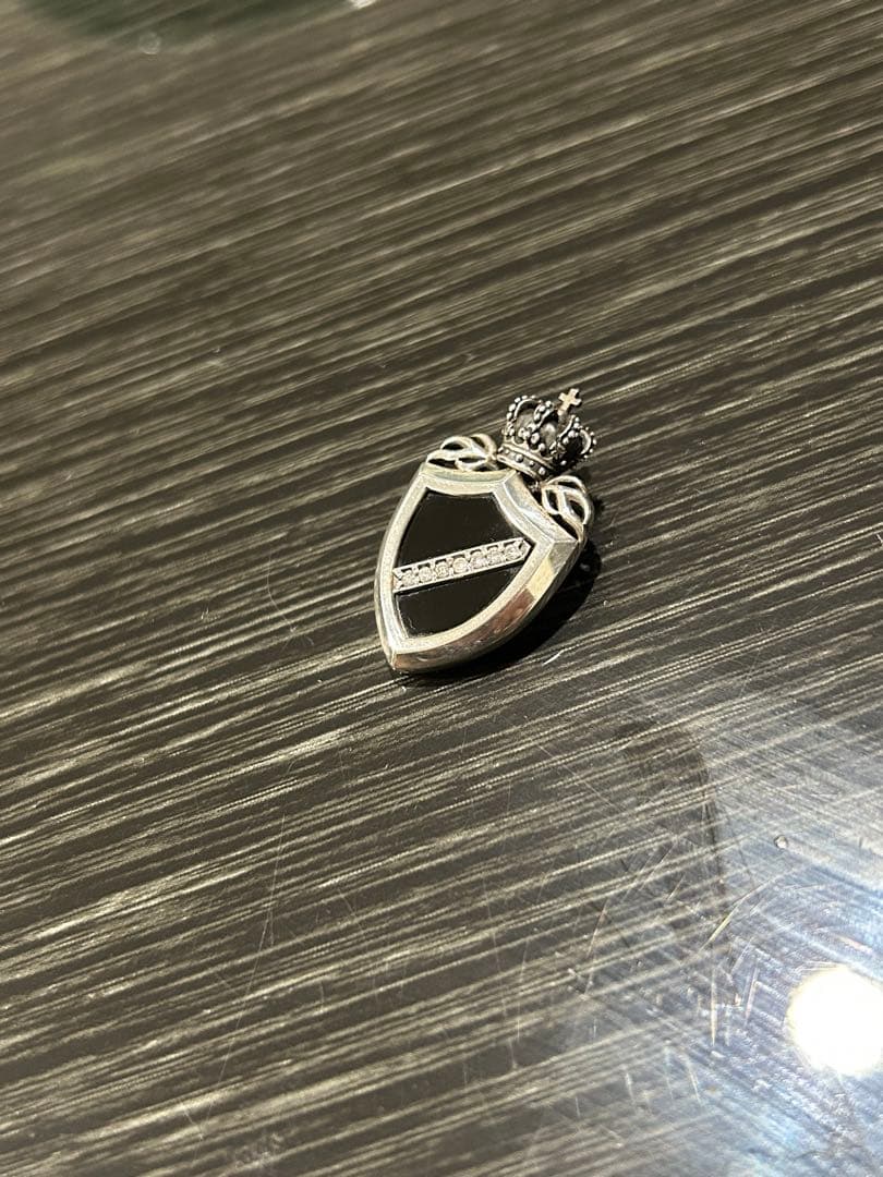 美品 ギャラ有 Justin Davis シールドペンダント