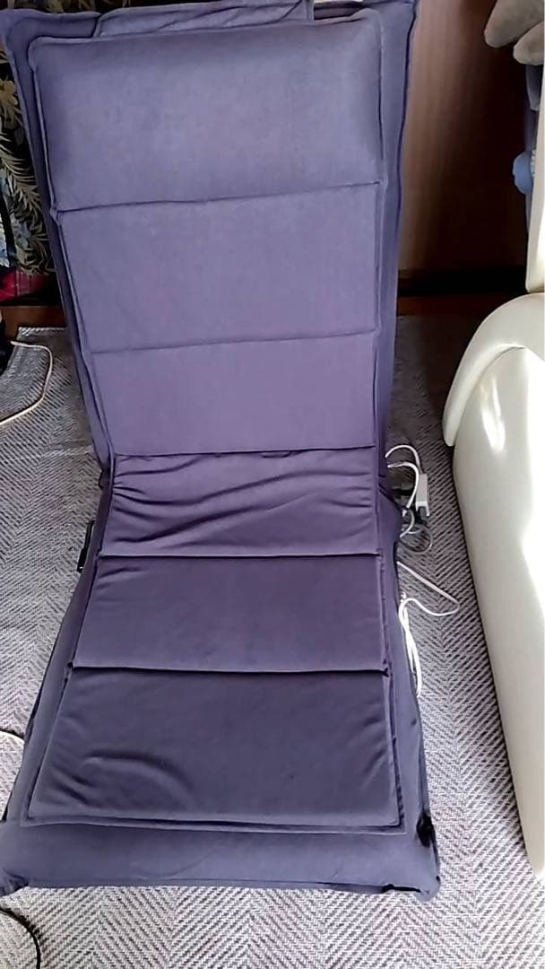 ペコ　磁気治療器マグネタイザー 4個椅子着用状態で発送