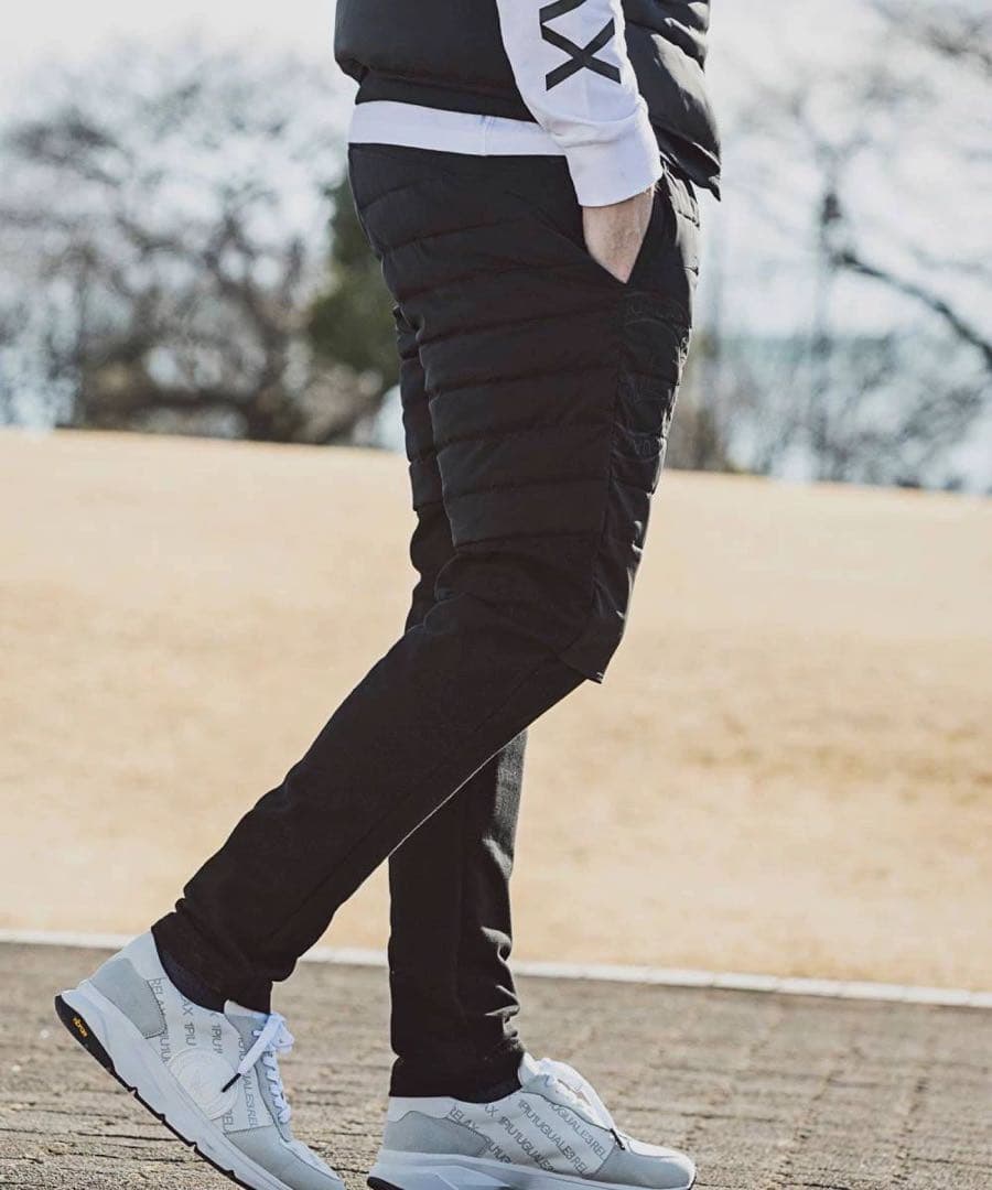 1PIU1UGUALE3 ウノピゥウノウグァーレトレ サークルロゴ　M