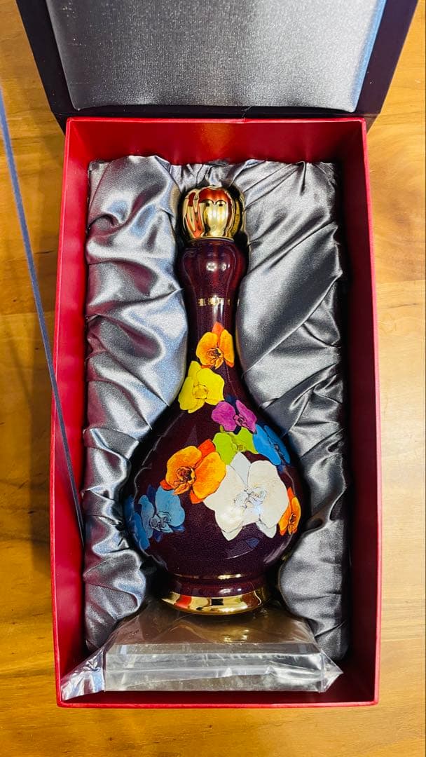 台湾　臺華窯　蓋付きボトル　VIP非売品