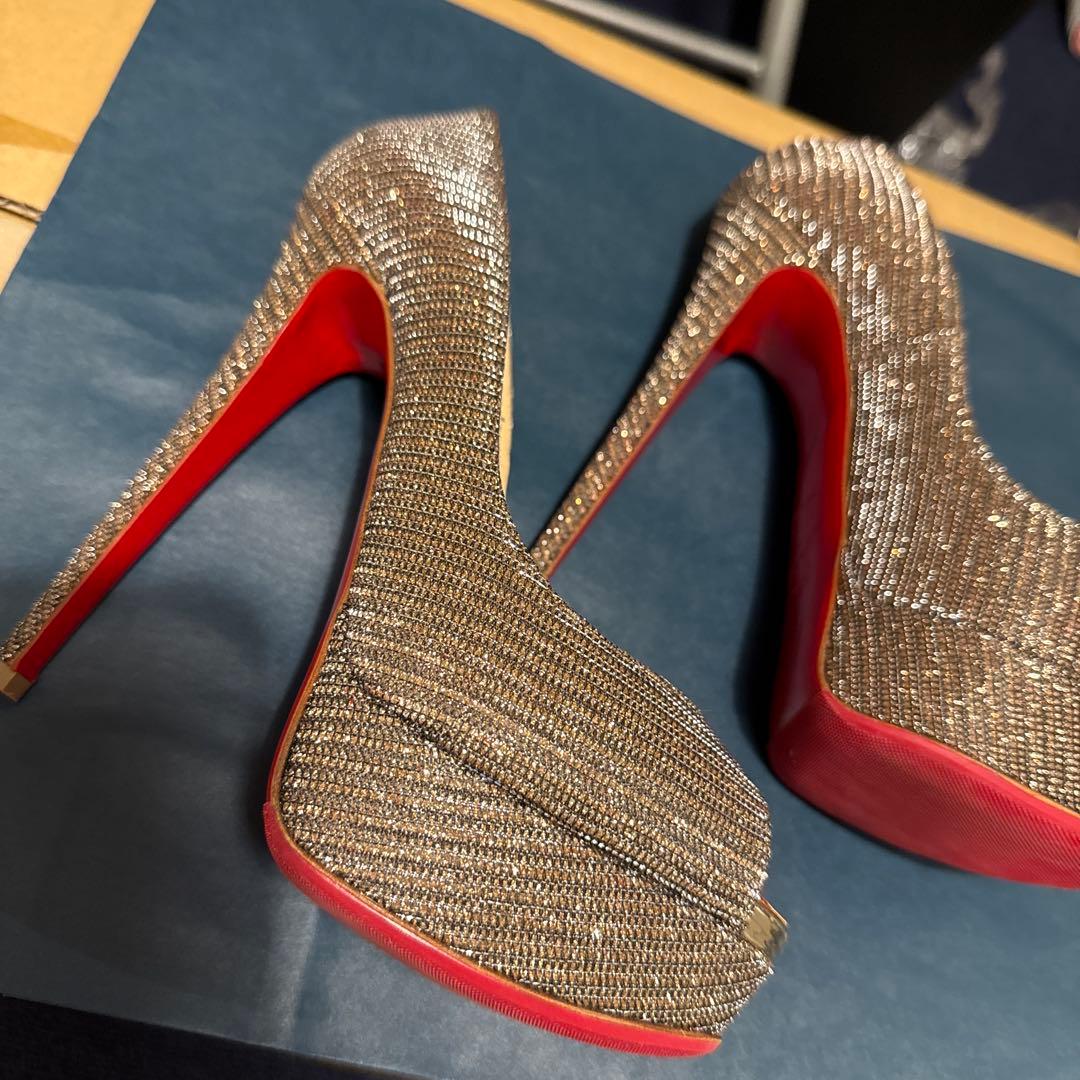 クリスチャンルブタン　キラキラ ラメ オープントゥ 美脚ヒール