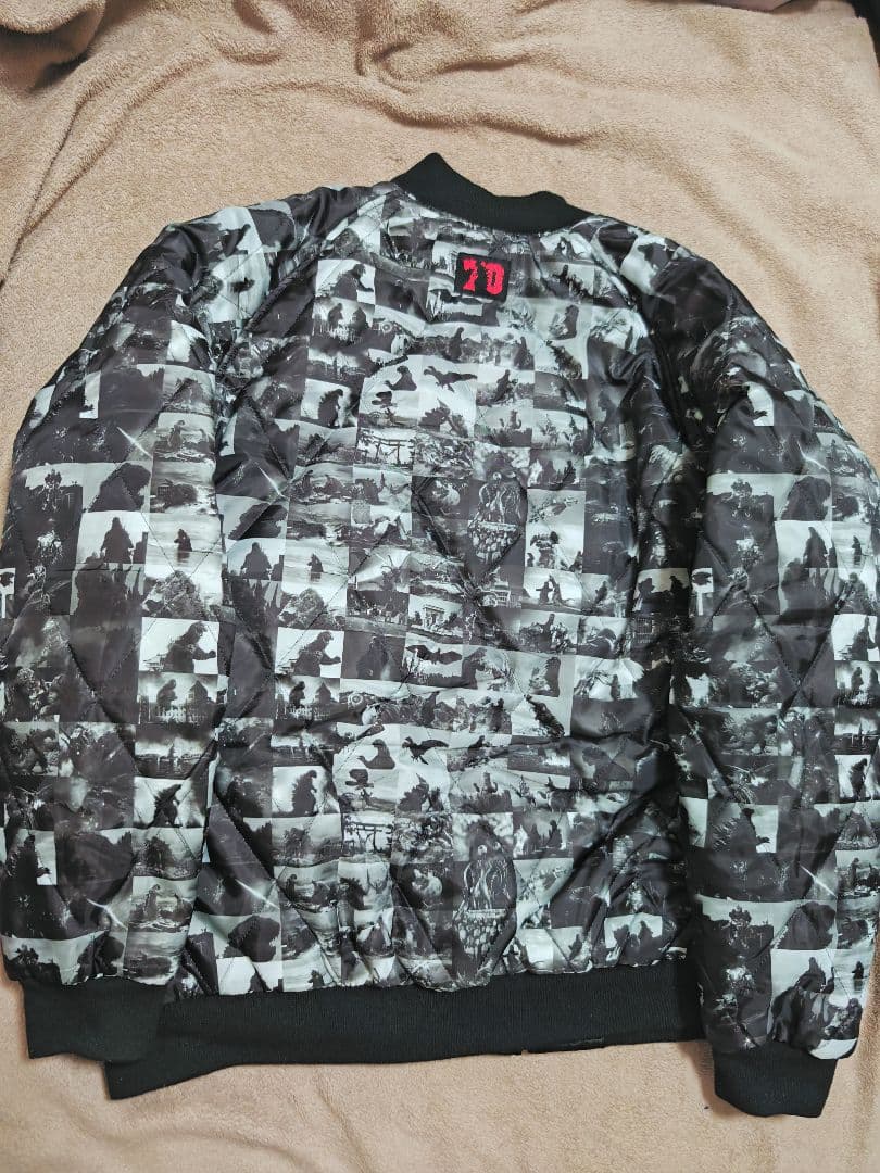 BREEZE ゴジラ 美品 日本限定 スカジャン ２面用 サテン vintage