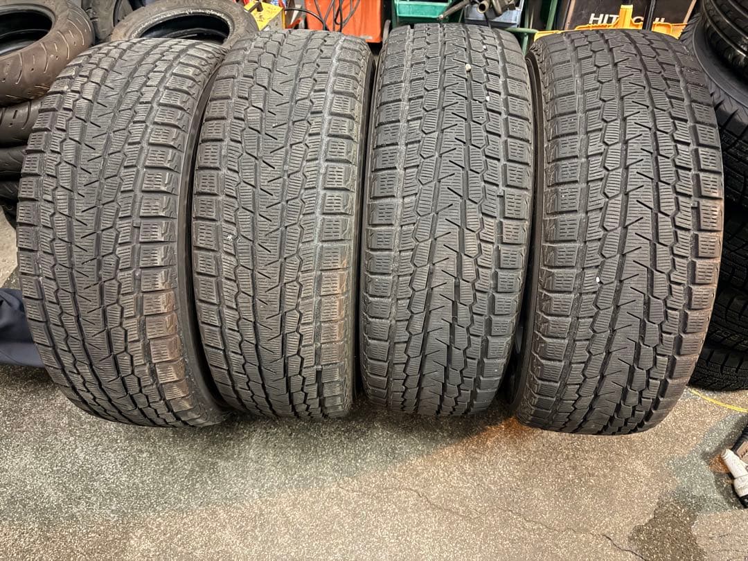 235/55R20 スタッドレスタイヤ 4本セット