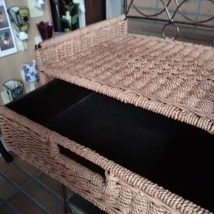 アバカ製　天然　サイドテーブル 引き出し付き　ナイトテーブル　サイドテーブル