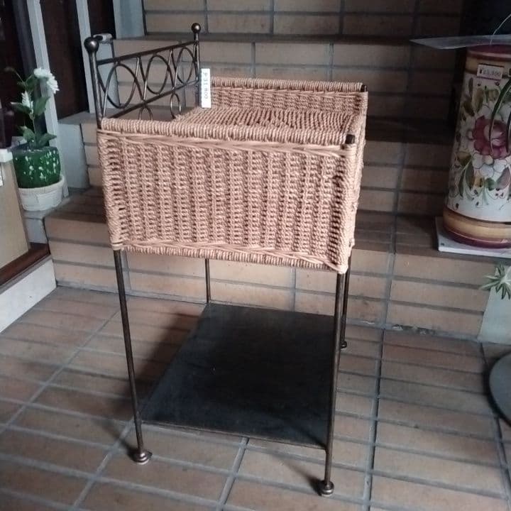 アバカ製　天然　サイドテーブル 引き出し付き　ナイトテーブル　サイドテーブル