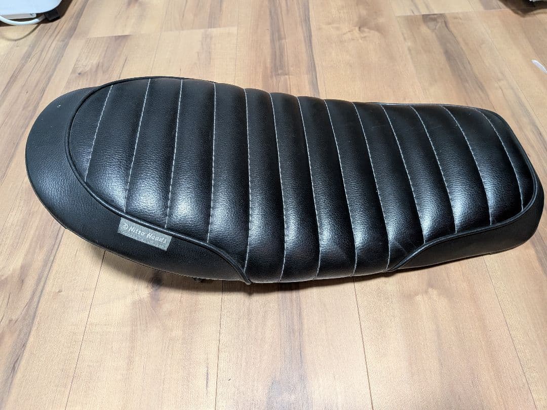 SR400 フラット　シート NITRO HEADS　ナイトロヘッズ