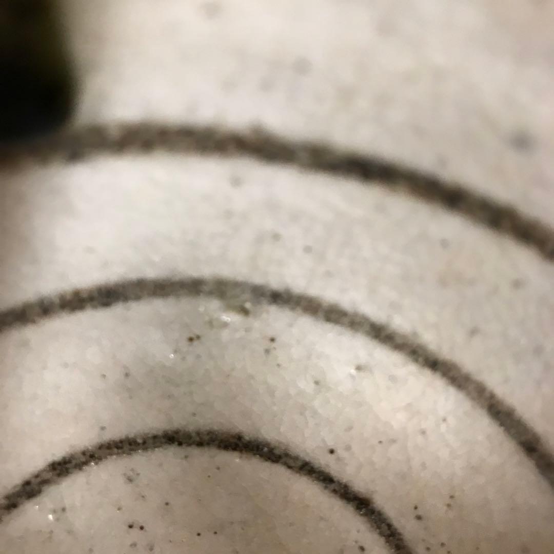 織部唐草三均衡紋茶碗