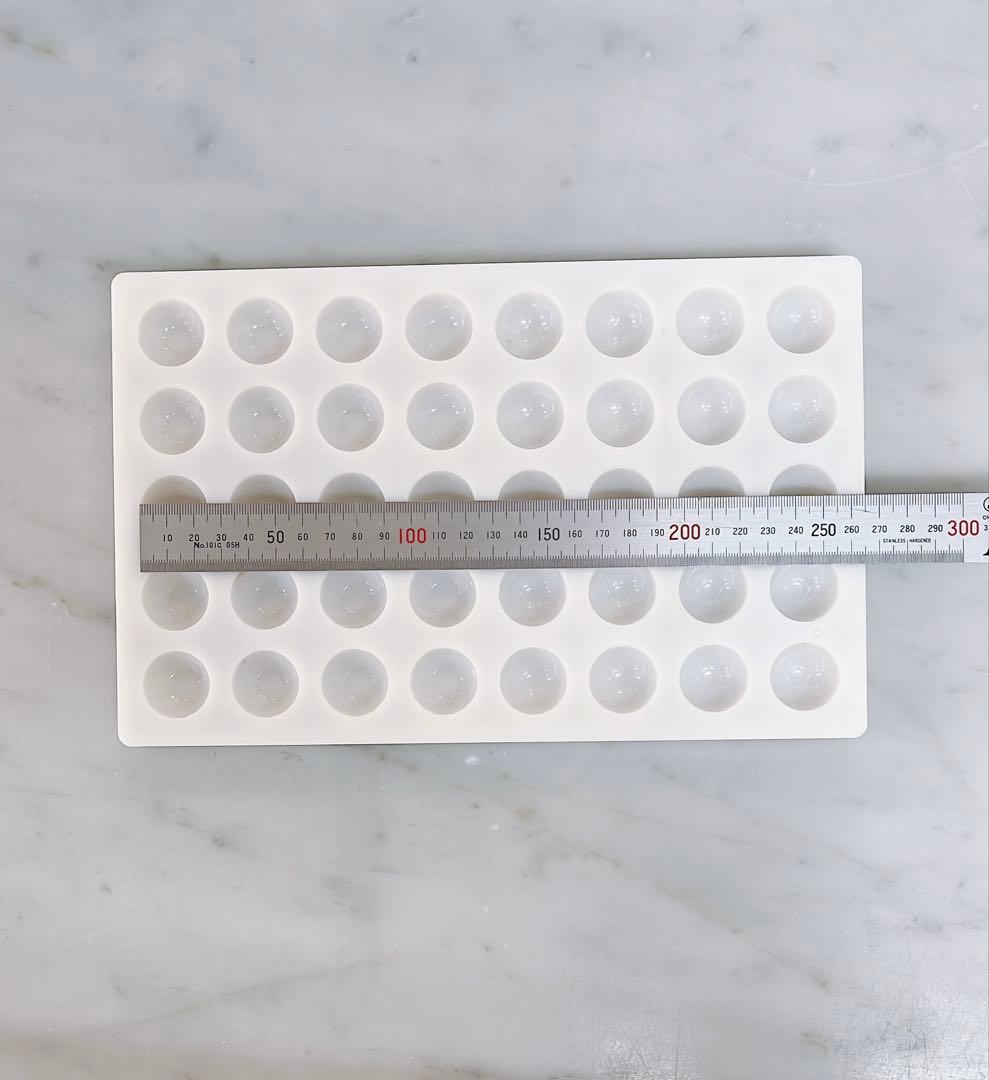 サッカーボールと笛のチョコレートモルド