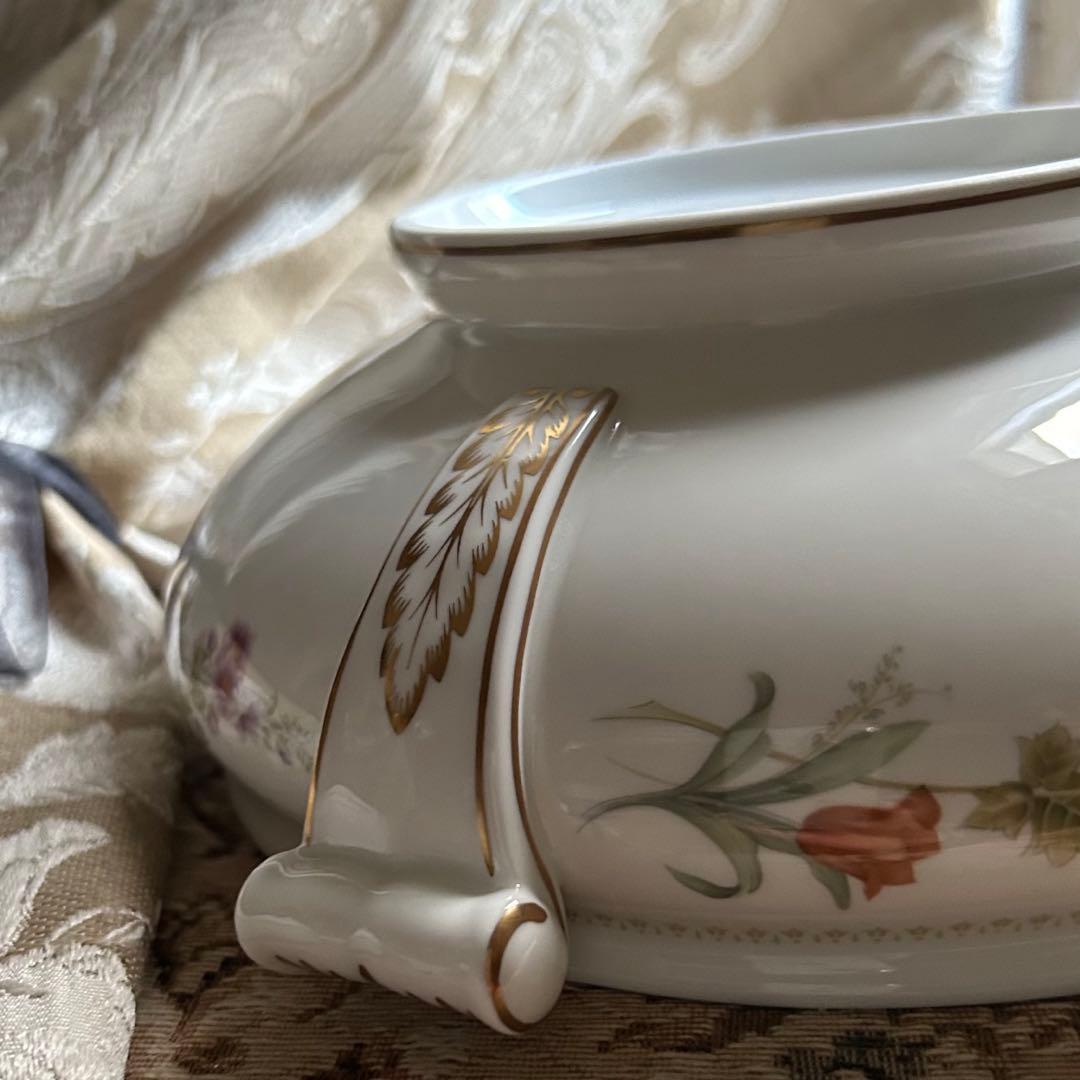 英国製 黒壺  MIRABELLE可憐な花柄カバードベジタブル