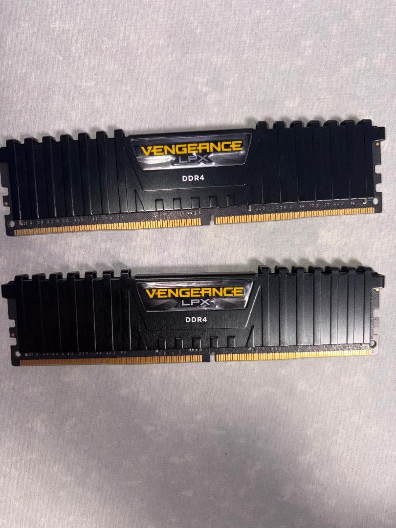デスクトップPC用メモリ　CORSAIR DDR4-32GB [16GB×2枚]