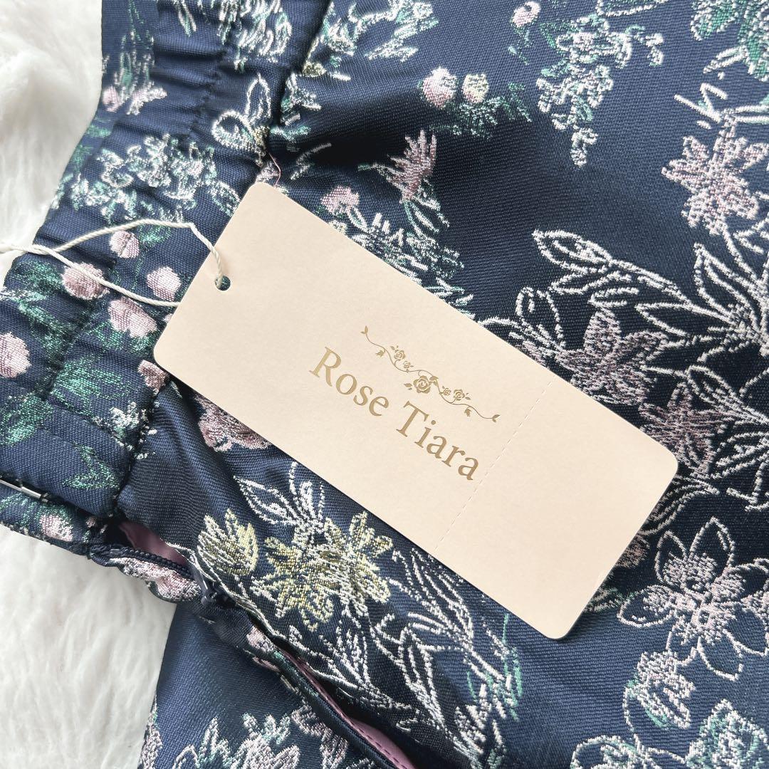 大きいサイズ✨新品　ローズティアラ★ジャガードフレアスカート　花柄　ネイビー