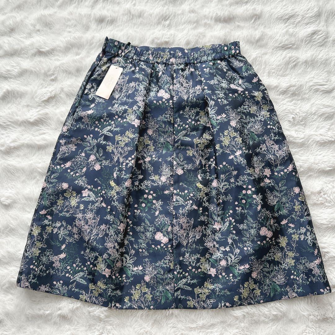大きいサイズ✨新品　ローズティアラ★ジャガードフレアスカート　花柄　ネイビー