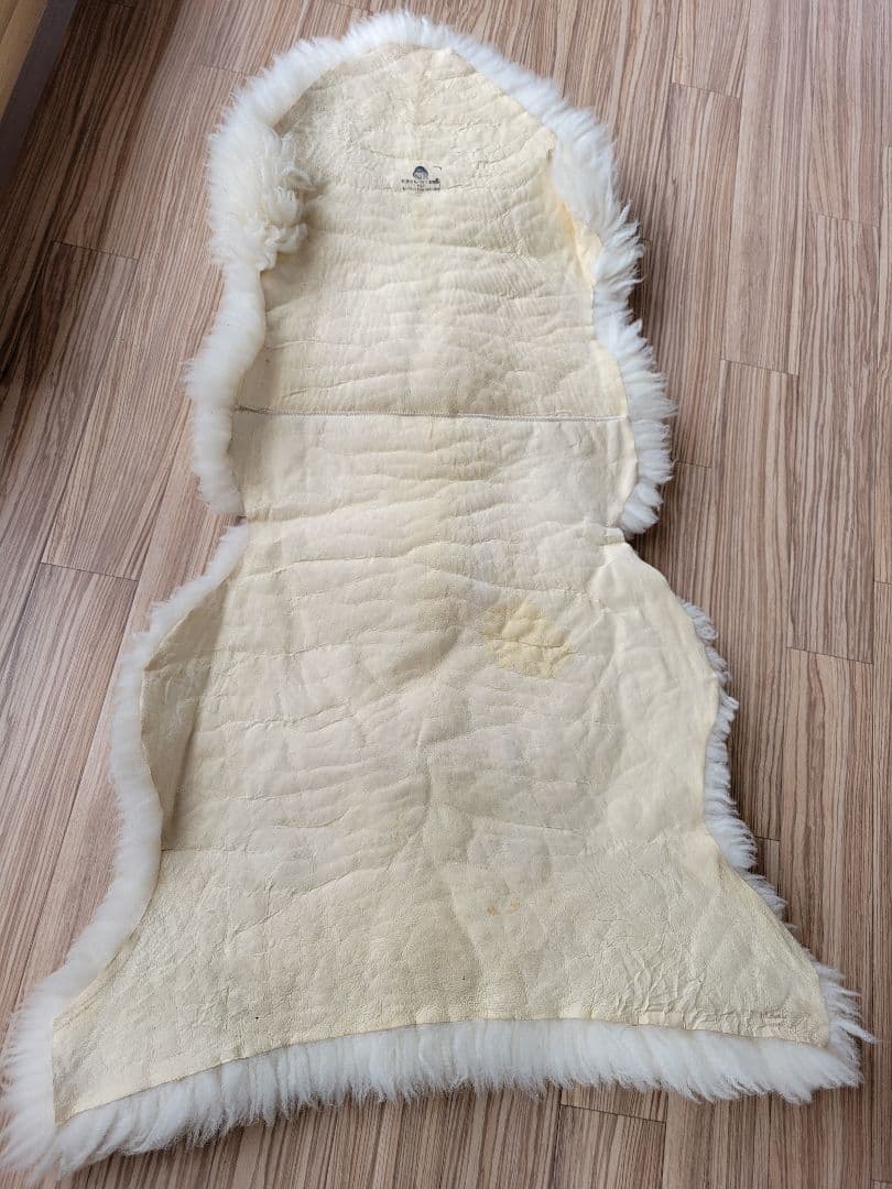 美品ニュージーランド産ムートンホワイト系 シープスキンラグピュアバージンウール