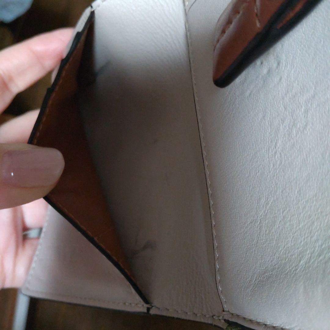 ロエベ　折り財布　スリムジップバイフォールドウォレット　アナグラム　グリーン