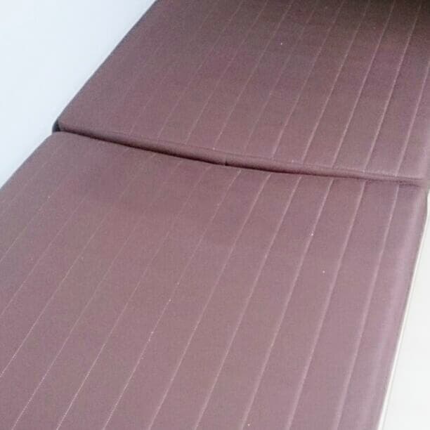 脚付きマットレス