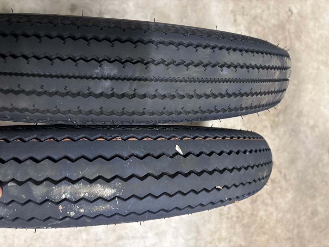 ヴィンテージタイヤ　18インチ　バリ溝！