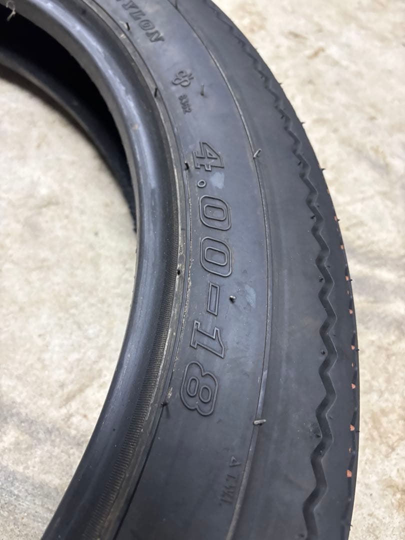 ヴィンテージタイヤ　18インチ　バリ溝！