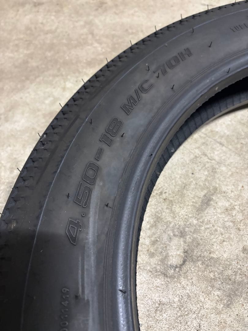 ヴィンテージタイヤ　18インチ　バリ溝！