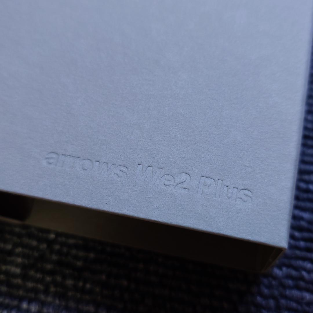 新品☆ FCNT製 arrows We2 Plus M06 シャンパンシルバー