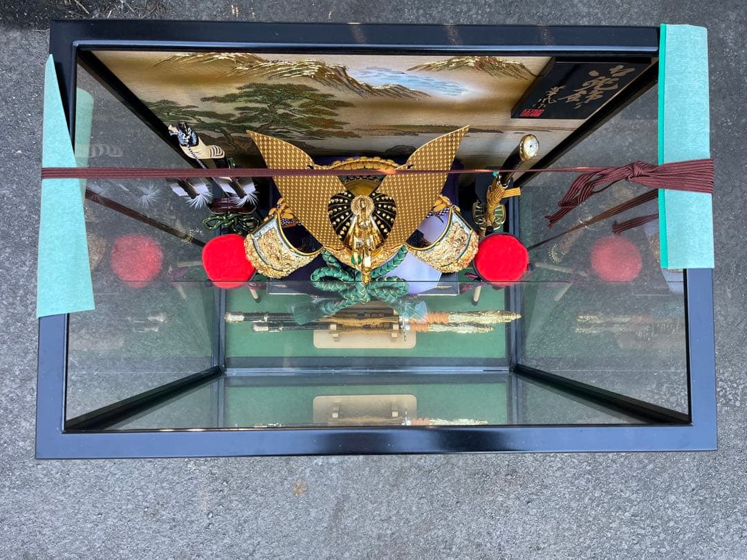 【中古】五月人形 兜飾り ガラスケース入り 武者飾り 日本伝統品