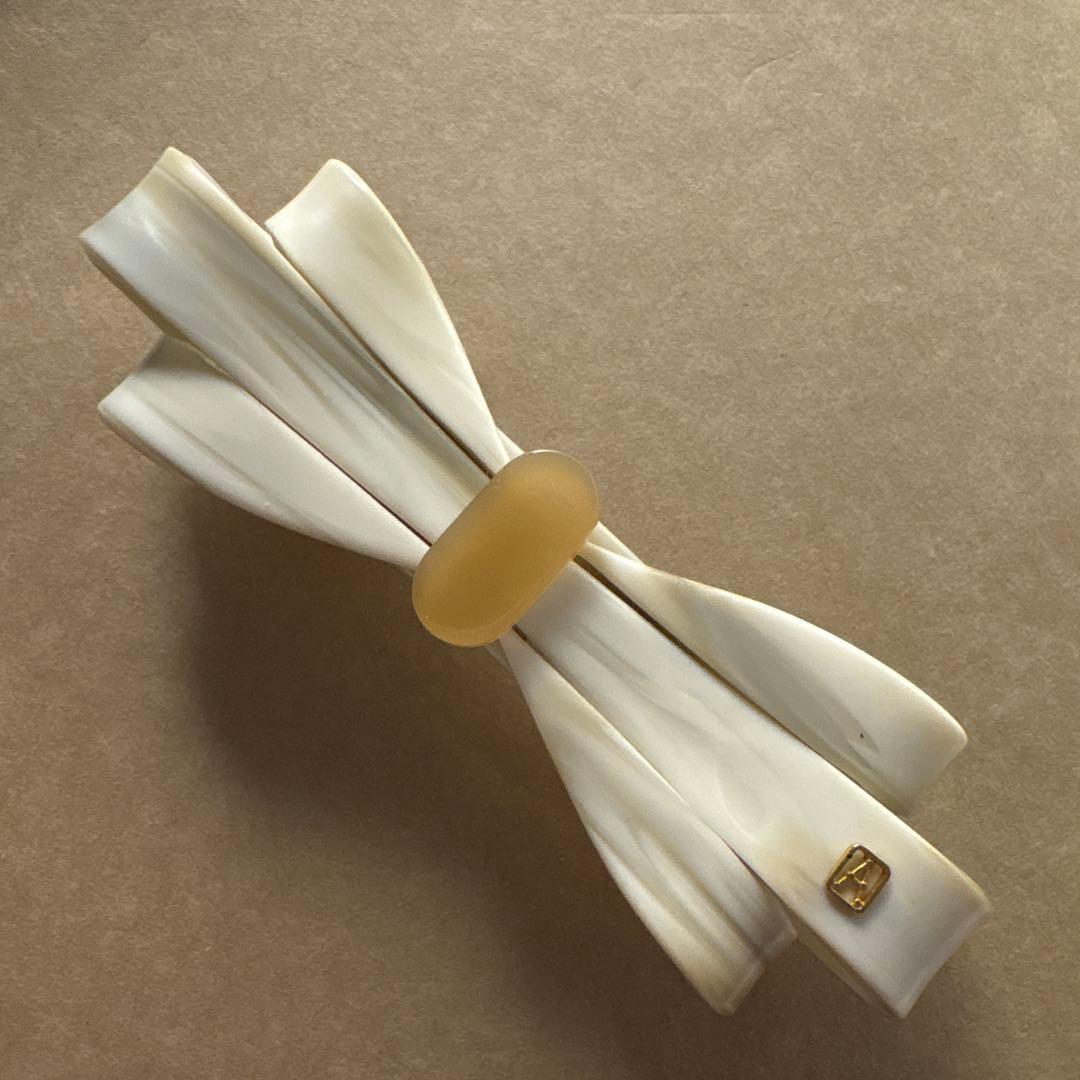 ALEXANDRE DE PARIS ホワイトヘアピン