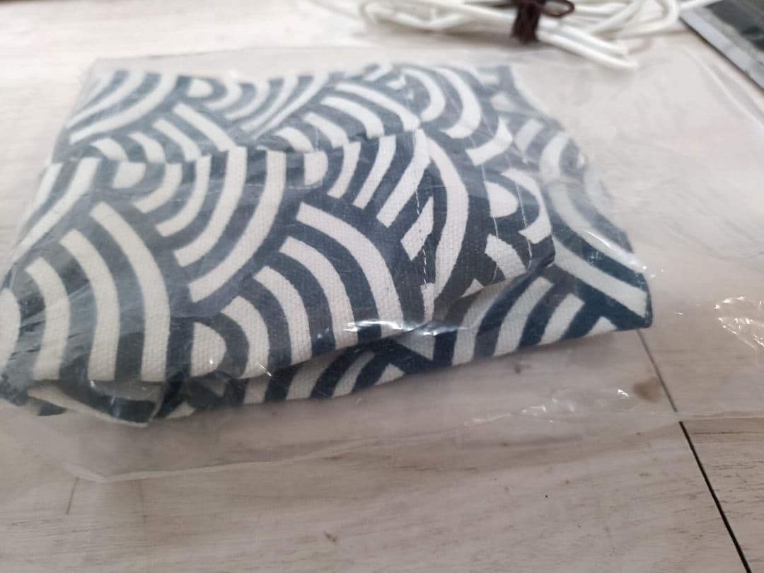 自動猫トイレ ホワイト 円形デザイン