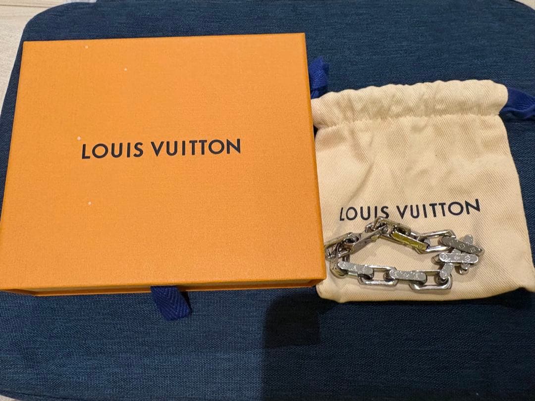 Louis Vuitton シルバーブレスレット
