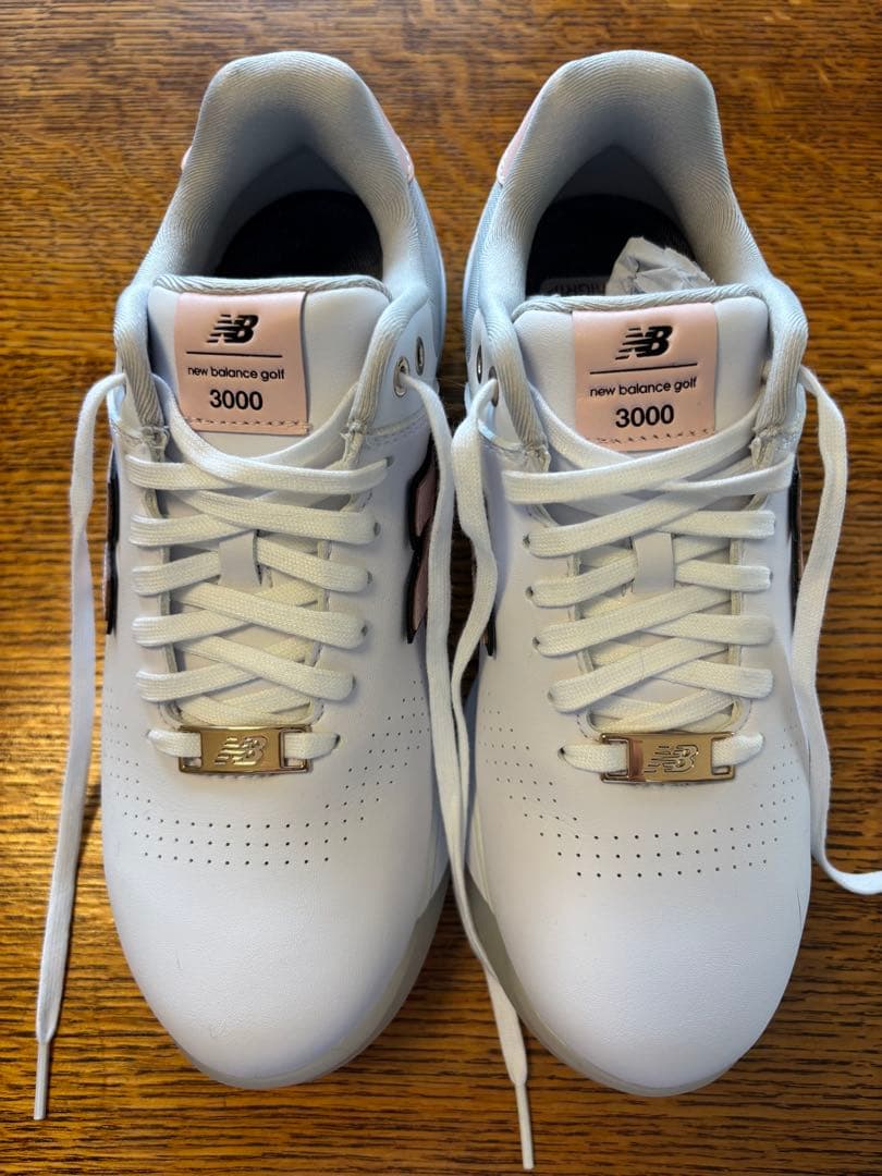 【新品】New Balance 3000 稲見萌音モデル22.5センチ