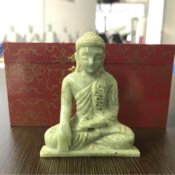 ミャンマー翡翠仏像