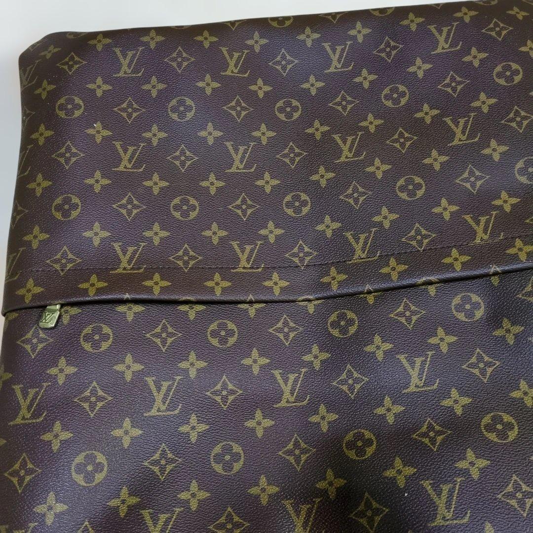 ルイヴィトンモノグラムクッションカバーノベルティ✨