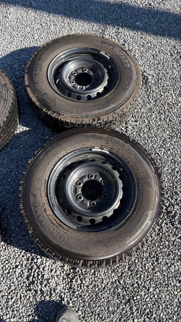 ヨコハマ スタッドレスタイヤ 15インチ 4本セット　ハイエース