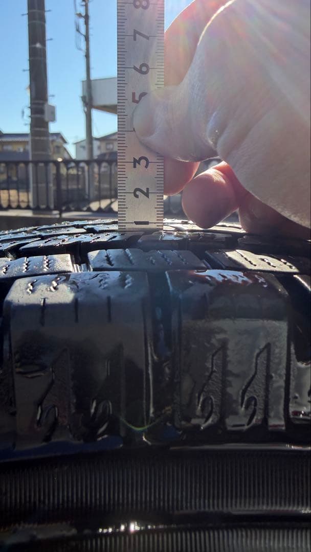 ヨコハマ スタッドレスタイヤ 15インチ 4本セット　ハイエース