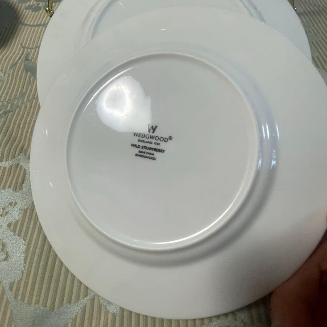 ウェッジウッド ワイルドストロベリー プレート3枚＆3段ケーキスタンド付きセット