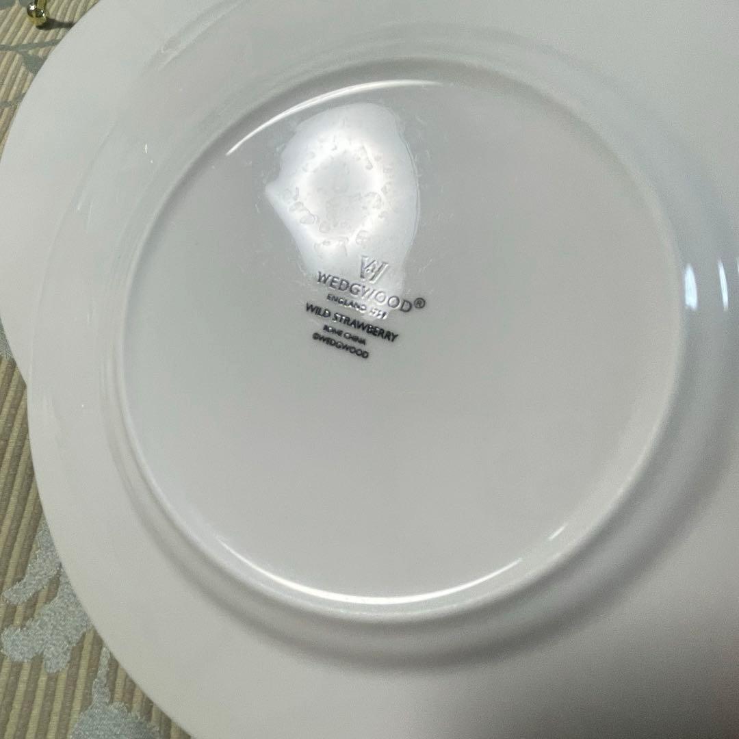 ウェッジウッド ワイルドストロベリー プレート3枚＆3段ケーキスタンド付きセット